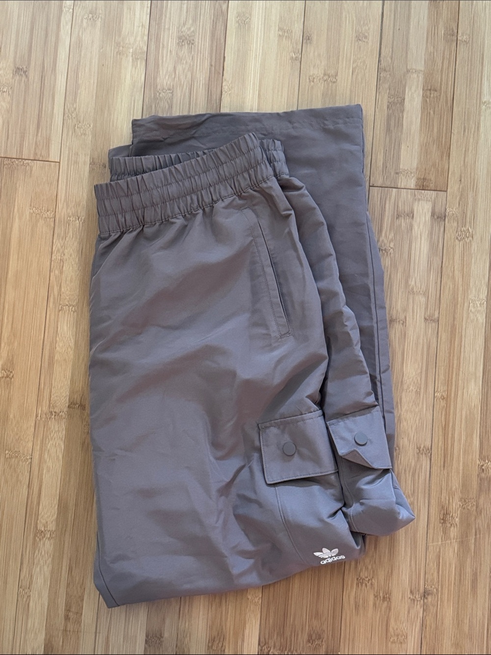 Woman’s Tan Elastic-Waist Cargo Pants